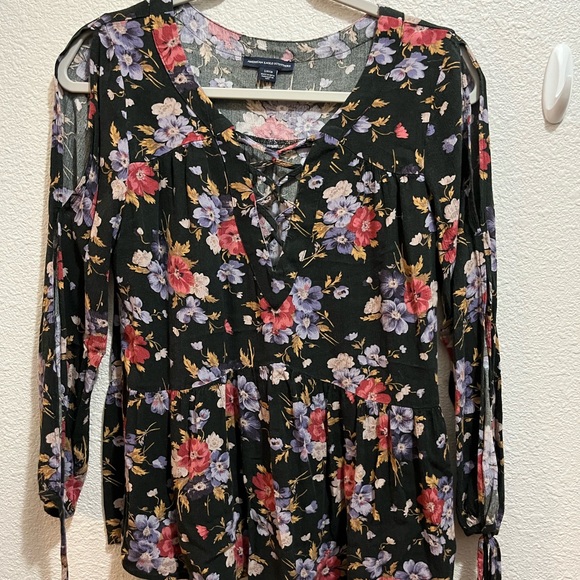 American Eagle long sleeve floral blouse - Picture 6 of 6